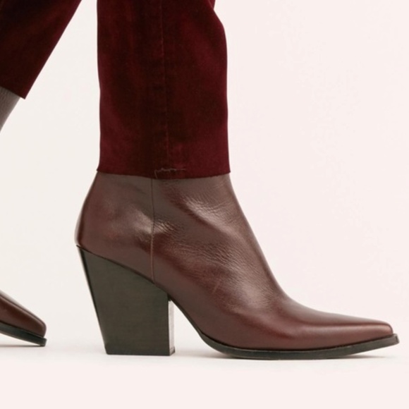 Jeffrey Campbell Flynn Ankle Boots | Black - Picture 2 of 10